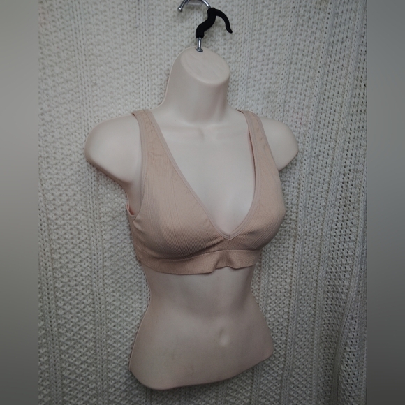 2 for 30$ Pink Victoria secret bralette - Picture 3 of 8